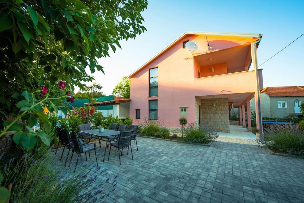 Villa Milla-Grubine Exterior photo